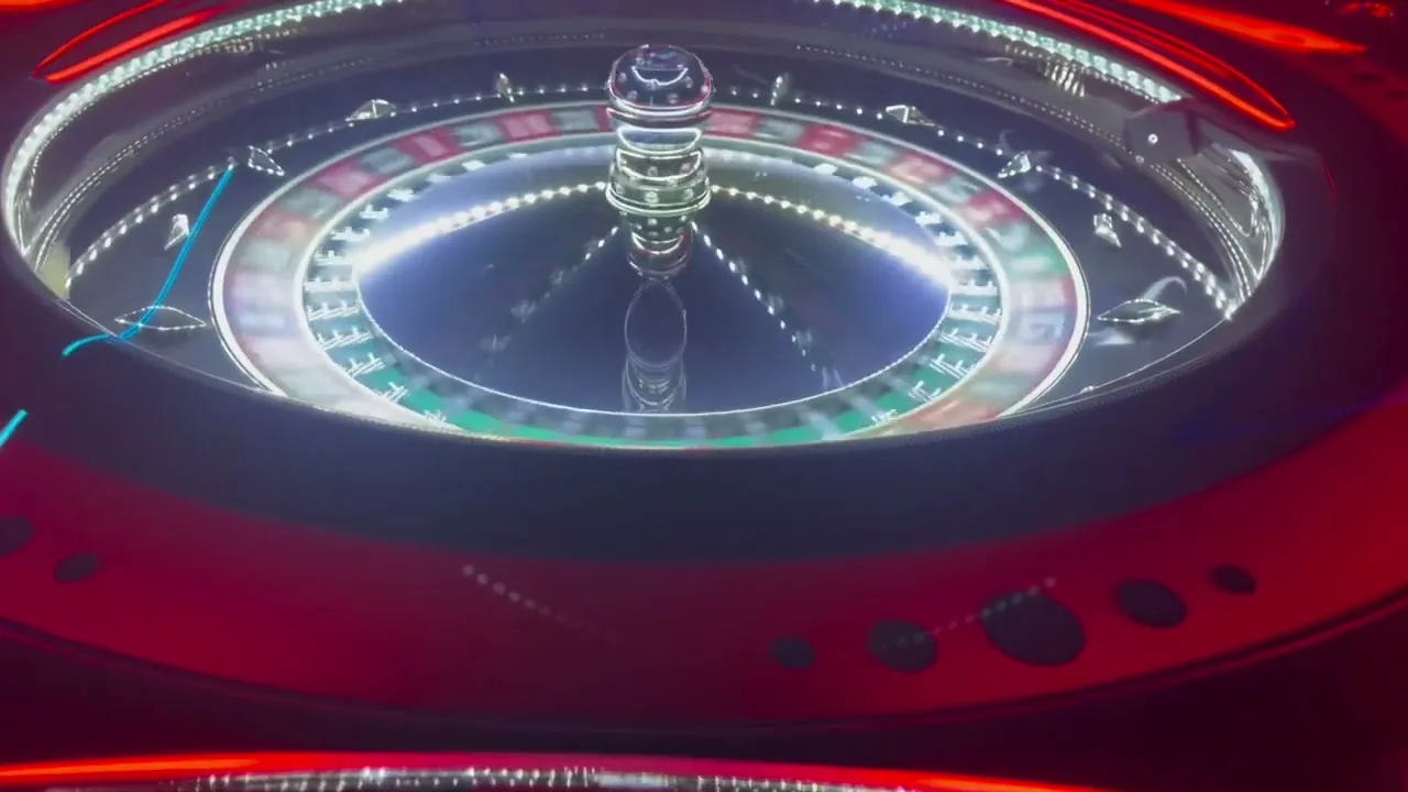 Tapete de ruleta con apuestas exteriores a rojo, negro, par e impar